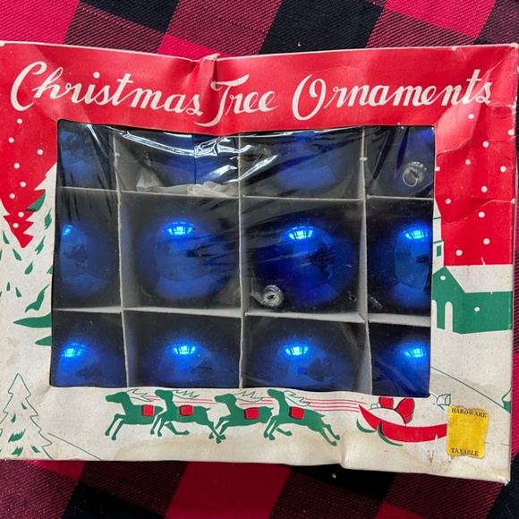 12 Vintage Ornaments in Original Box - Picture 1 of 10